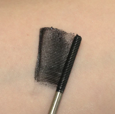 Canmake Metal Look Mascara Volume Look - Image 3