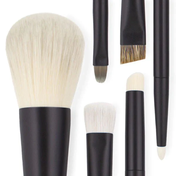 Hakuhodo Men's Makeup Set - Image 3