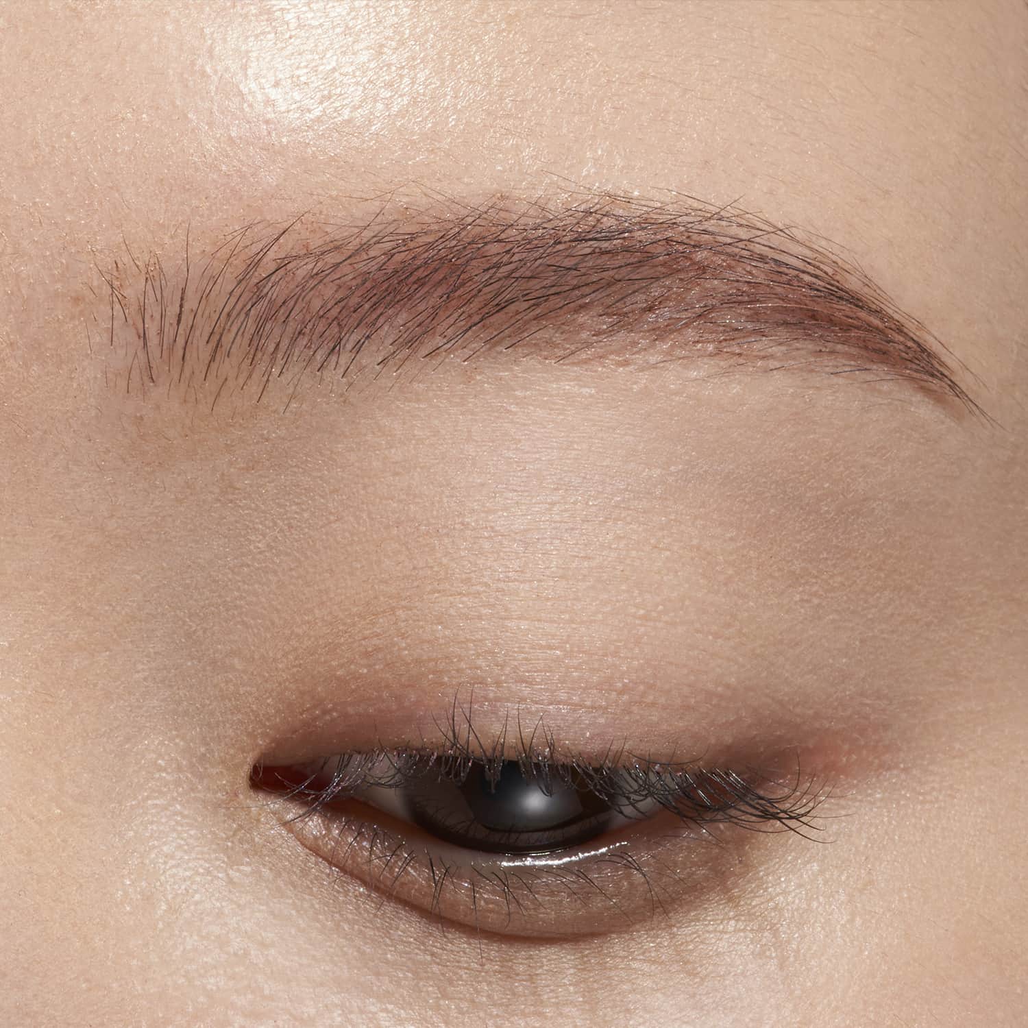 Lunasol Feathery Eyebrow Gel - Image 5