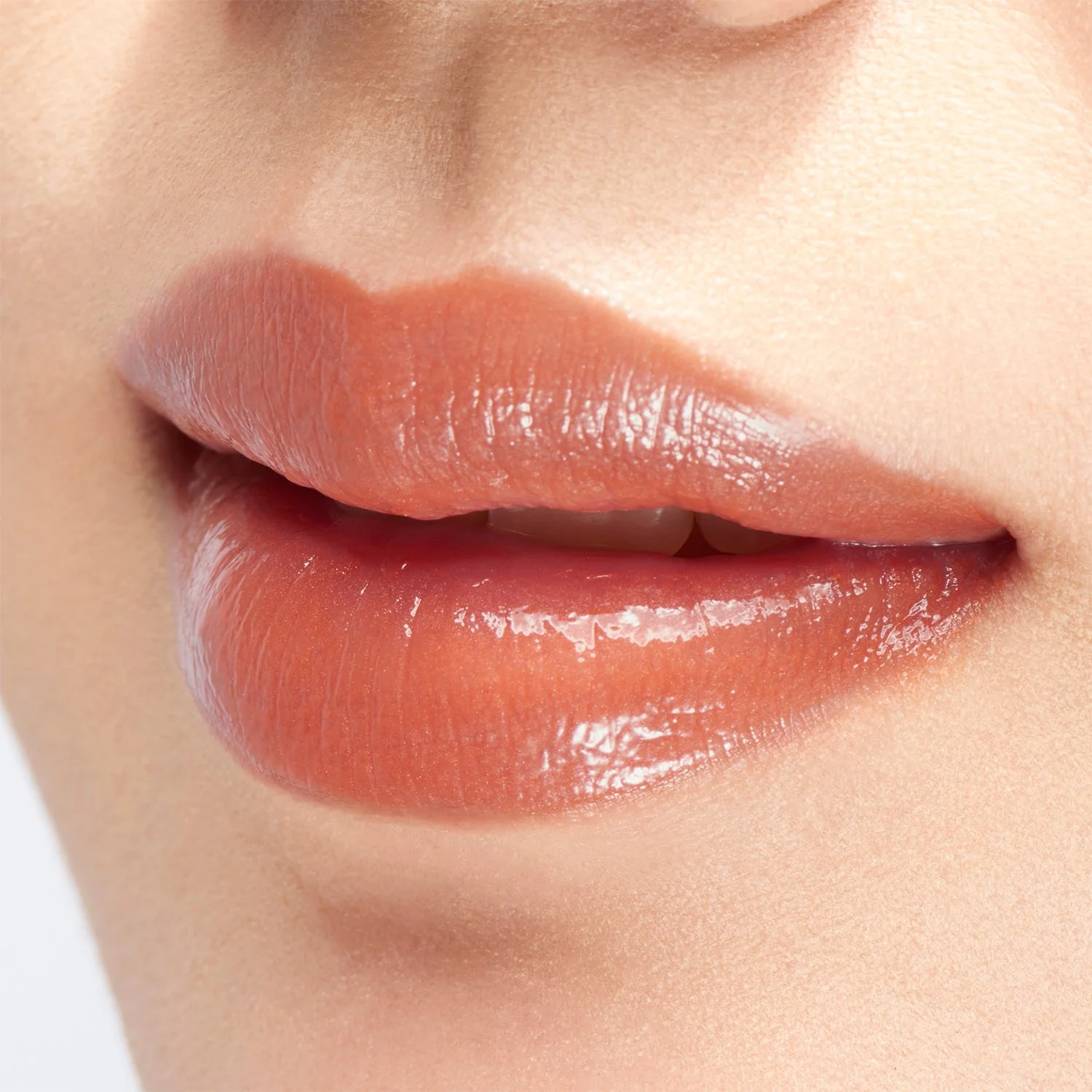Lunasol Plump Mellow Lips - Image 4