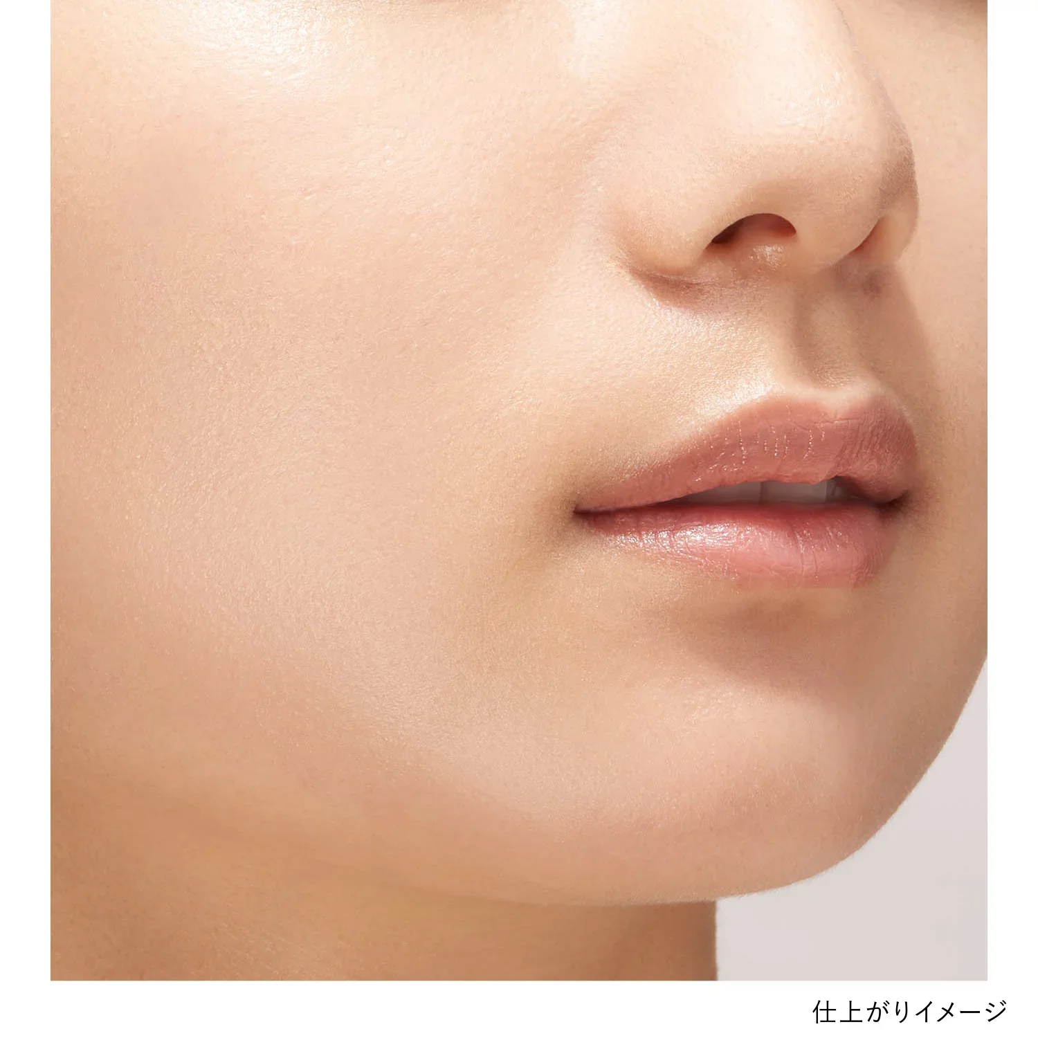 Lunasol Smooth Clear Powder - Image 3
