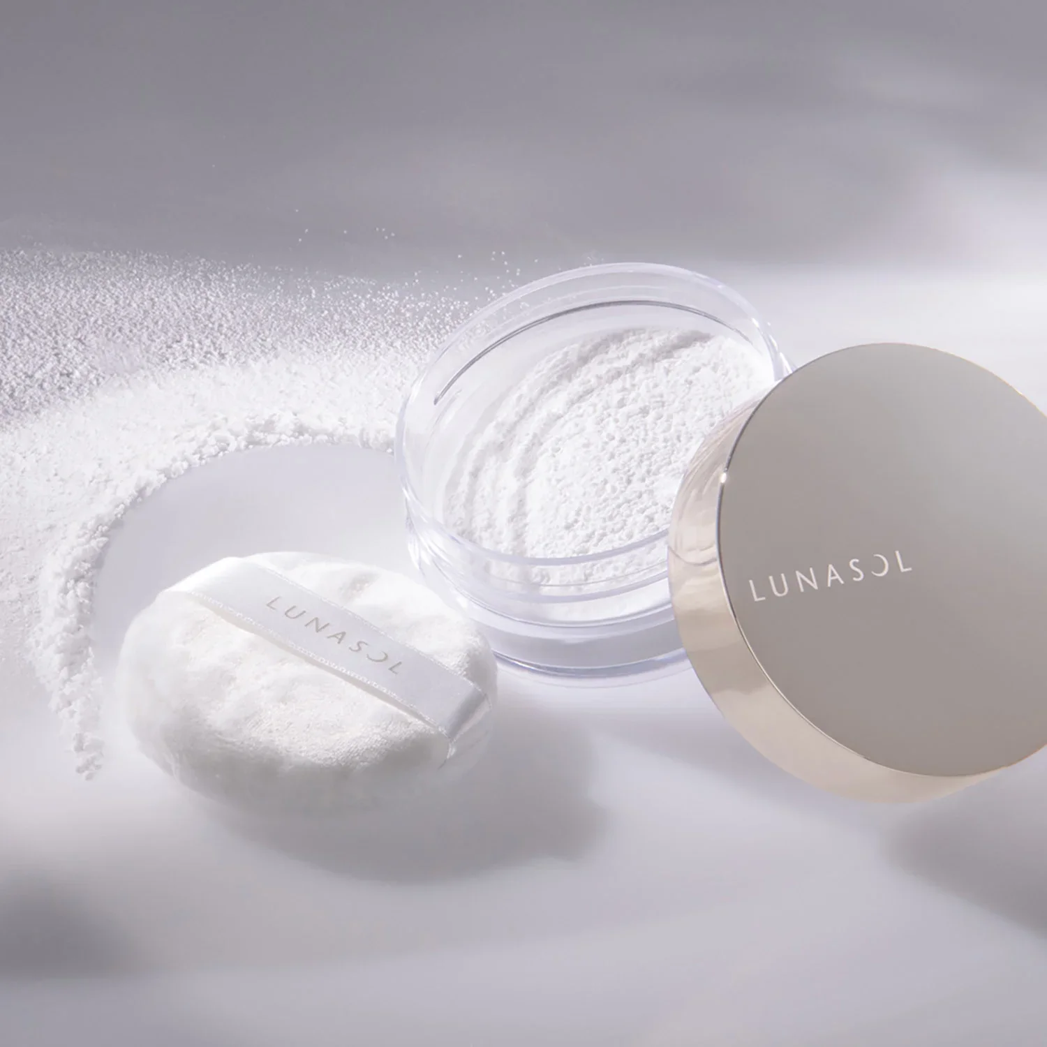 Lunasol Smooth Clear Powder - Image 4