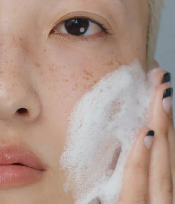 Shu Uemura Botanic Oil Gentle Amino Cleansing Foam - Image 4