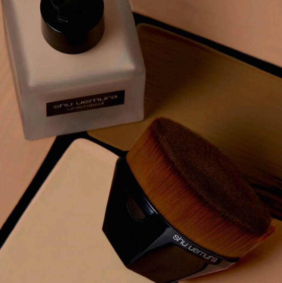 Shu Uemura Petal 55 Foundation Brush - Image 4