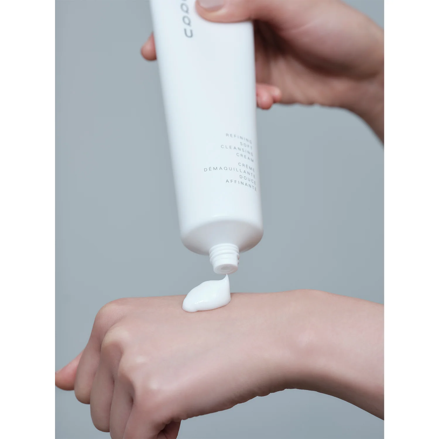 Suqqu Refining Soft Cleansing Cream - Image 2