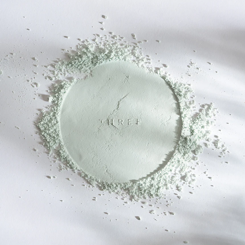 THREE Advanced Ethereal Smooth Operator Loose Powder - Image 10