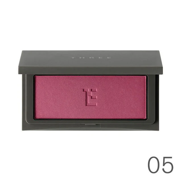 THREE Cheeky Chic Blush - Image 4